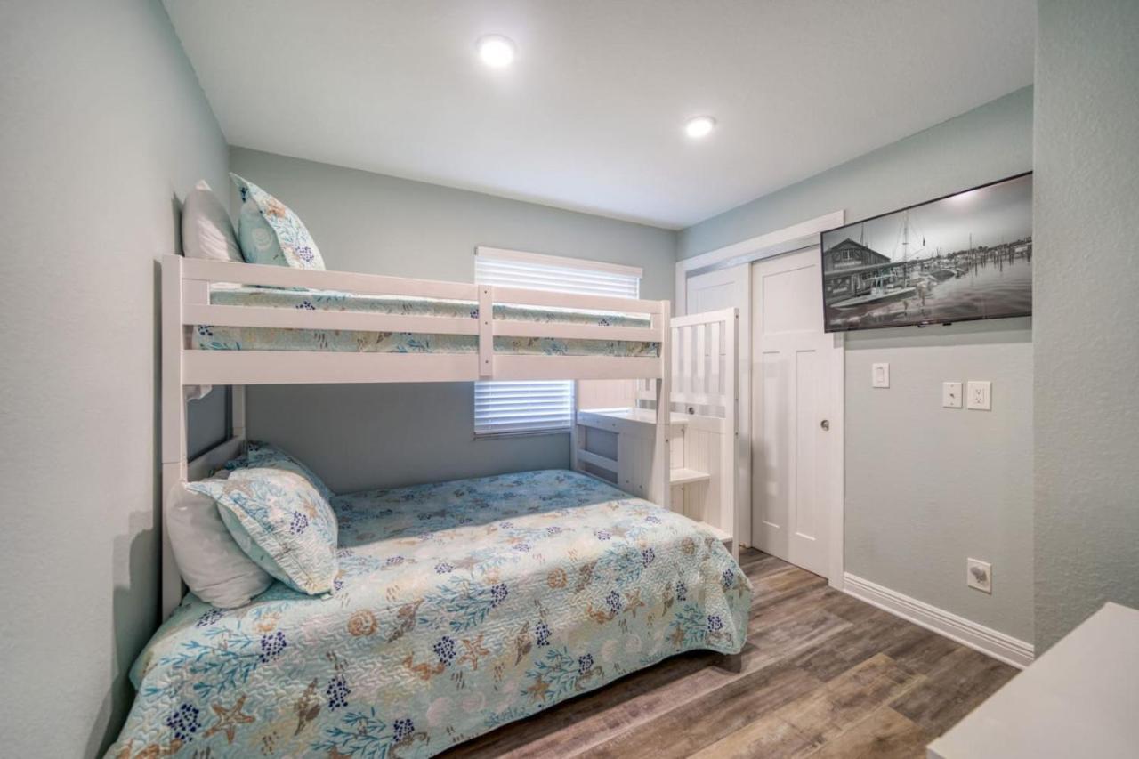 Four Shores Unit 3 Gulf Condo Direct Gulf With Pool And Spa Clearwater Beach Eksteriør billede